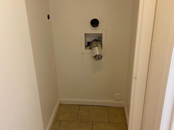2nd image of 2715 E Marconi Ave #3