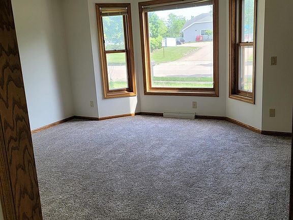 2nd image of 7008 Longmeadow Rd