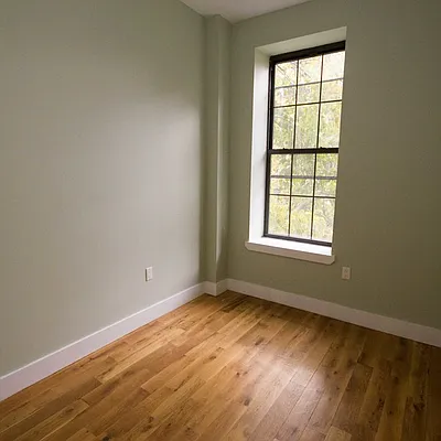 Rented by Evergreen Apartments BK | media 88