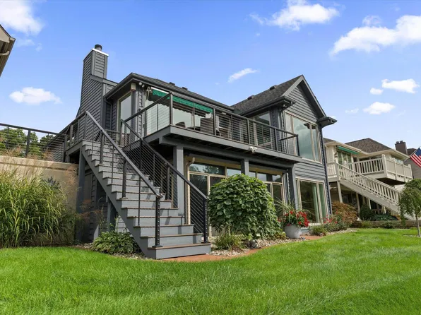 709 Bittersweet Cove Dr, Mishawaka, IN 46544