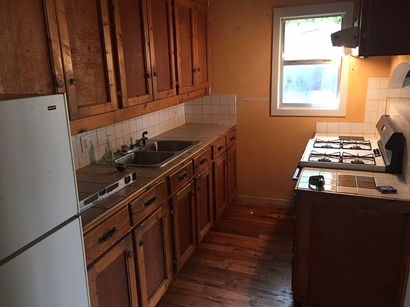 4th image of 2103A E 10th St