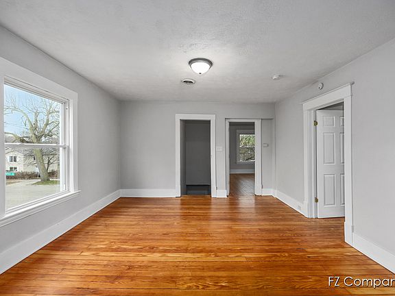3rd image of 1037 Sibley St NW