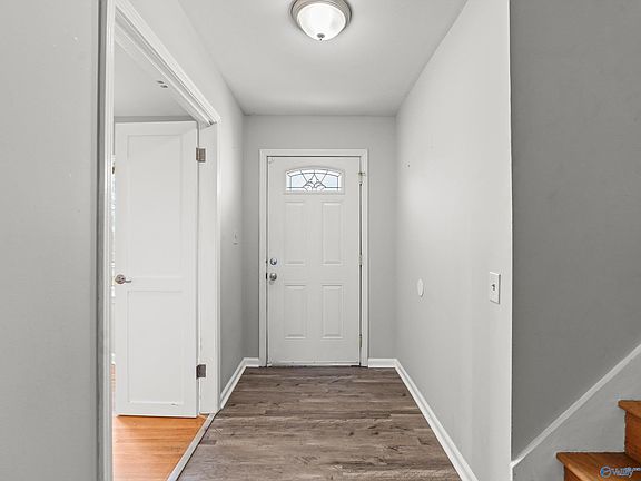 4th image of 327 Pawnee Trl SE