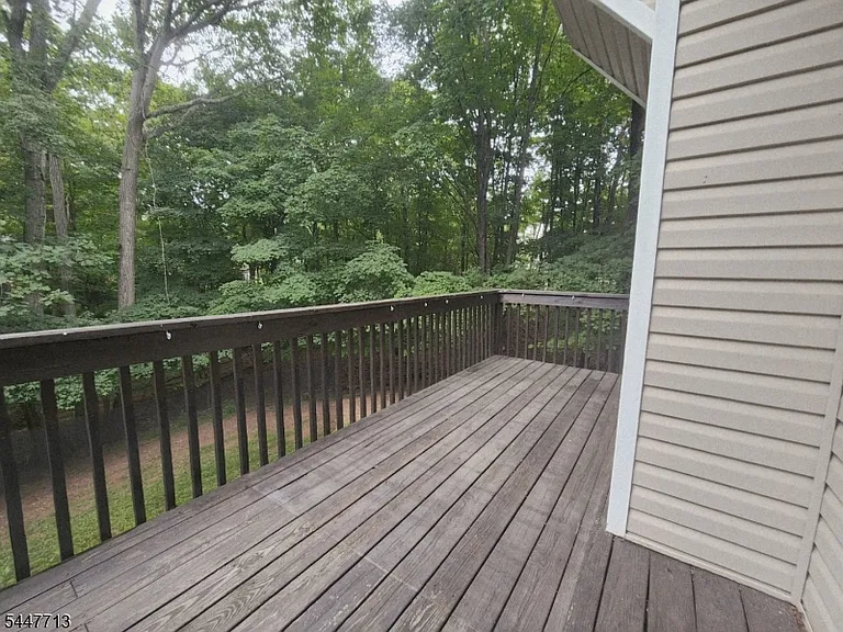 1104 Oakcroft Ln — Photo 17