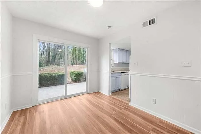 382 Northdale Ct — Photo 3