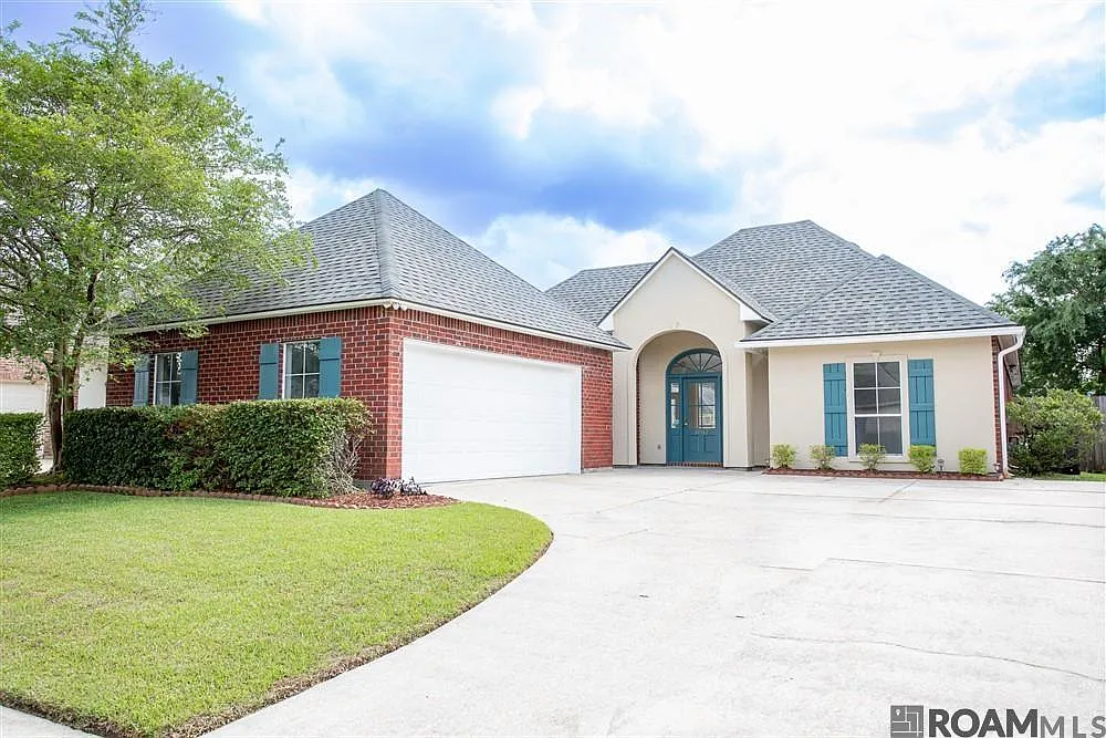 3 bed, 1676 sqft, $2,350 — Photo 1