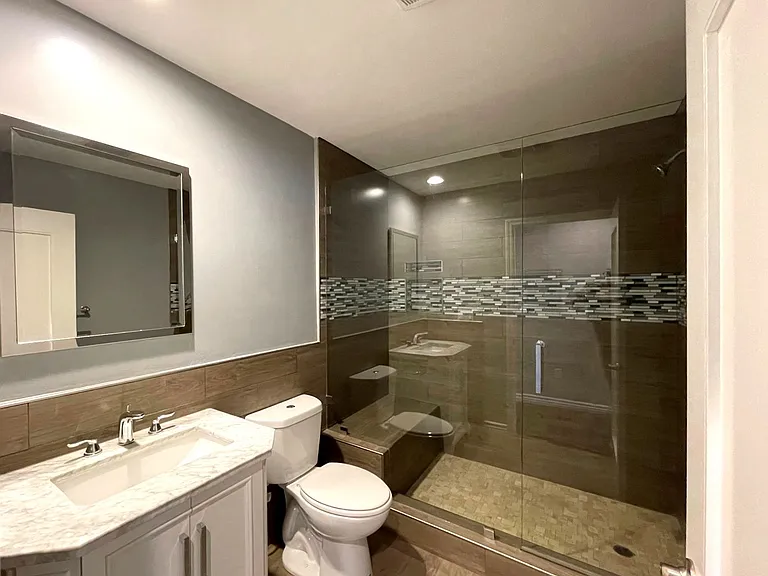 402 S Robertson Blvd — Photo 13