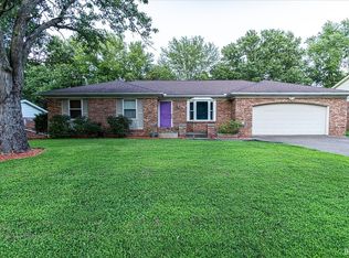 5388 Crestwood Dr, Newburgh, IN 47630