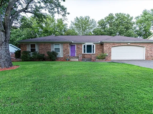 5388 Crestwood Dr, Newburgh, IN 47630