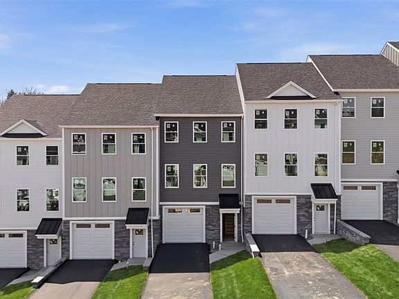 2nd image of 121 Bella Vista Dr
