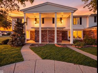 32553 Barclay Sq, Warren, MI 48093