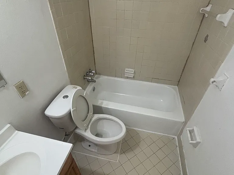 6218 Ridgeacres Dr #6218 — Photo 9