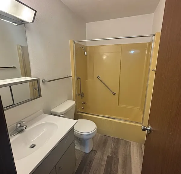 1902 Canterbury Dr — Photo 14