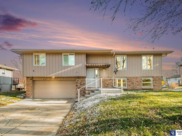 2705 N 121st Ave, Omaha, NE 68164