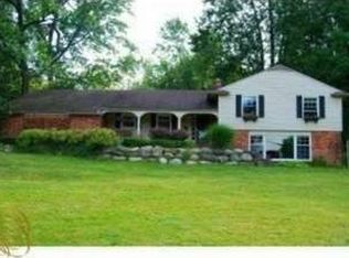 3850 Far Hill Dr, Bloomfield Hills, MI 48304