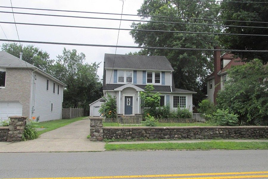 2nd image of 315 E Madison Ave
