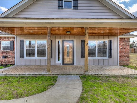 3rd image of 43985 Hunters Hill Dr