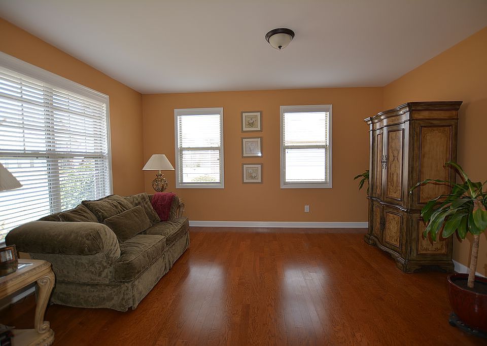 1st image of 1853 Mirraview Dr NE