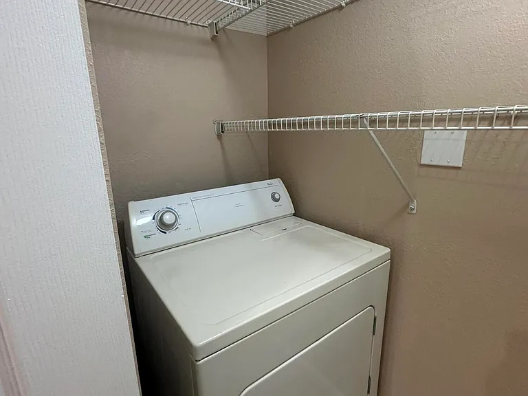 141 SW Palm Dr #202 — Photo 29