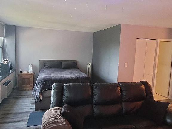 3rd image of 4250 N Marine Dr APT 605