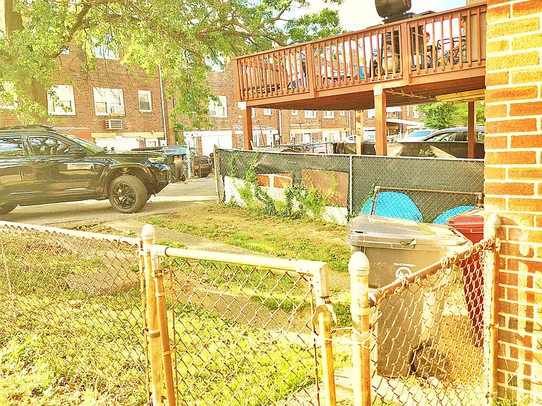 2601 N Heald St — Photo 4