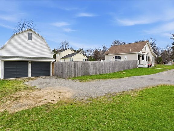 4th image of 105 Hogan Rd