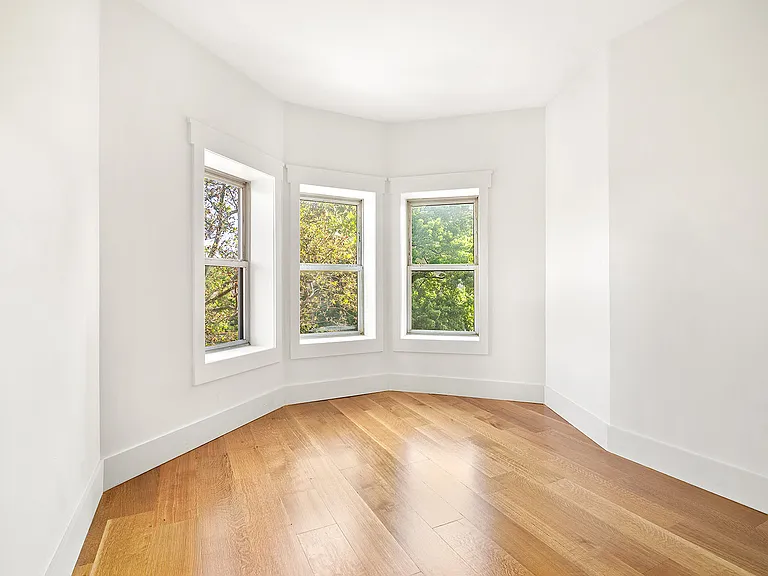 896 Park Pl #3 — Photo 4