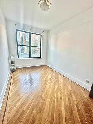 Rented by Luxian International Realty LLC | media 8