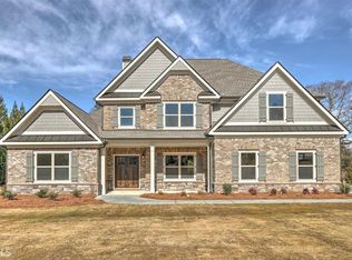 700 Cevera Lake Dr, Loganville, GA 30052