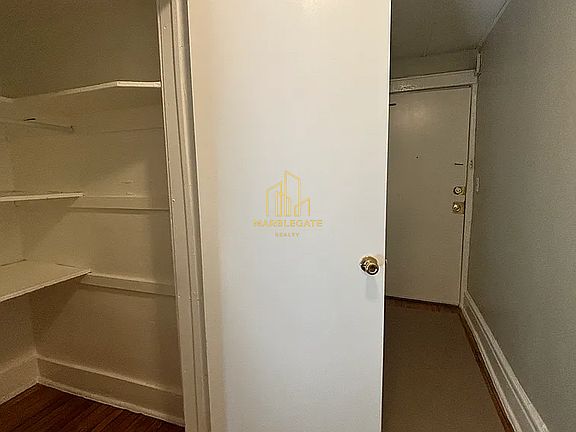 3rd image of 556 E 18th St #11