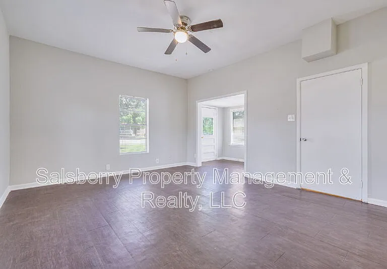107 Windsor Ct — Photo 9