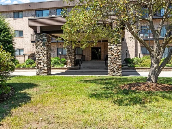 181 Littleton Rd #142-2, Chelmsford, MA 01824