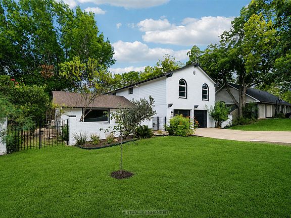 3rd image of 9203 Comburg Dr