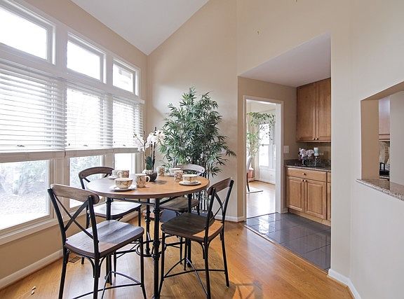 5th image of 2569 Windrush Ln