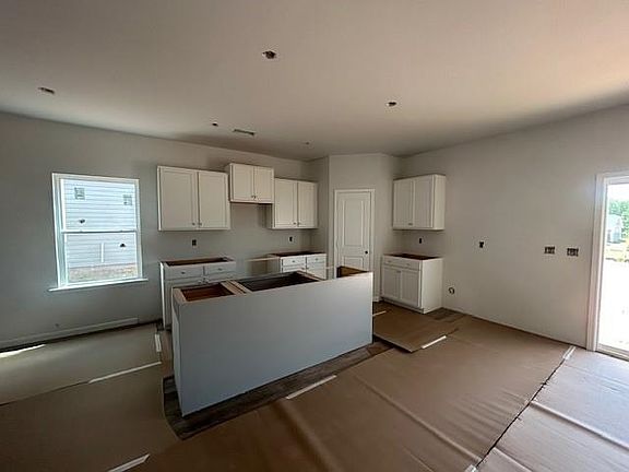 3rd image of 272 Talbert Trl