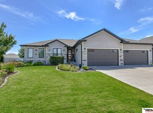 9820 Fairbury Ln, Lincoln, NE 68516