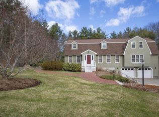 7 Shawnee Cir, Billerica, MA 01821