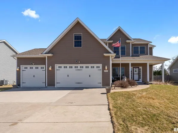 717 Deer Woods Dr, Davenport, IA 52802