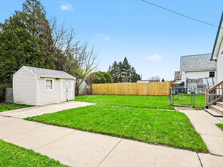 801 S Sherman St — Photo 22