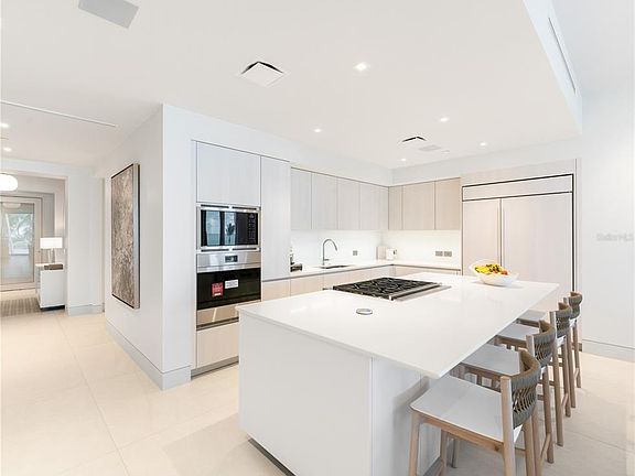 5th image of Ocean Drive Four Seasons Private Residences #6302