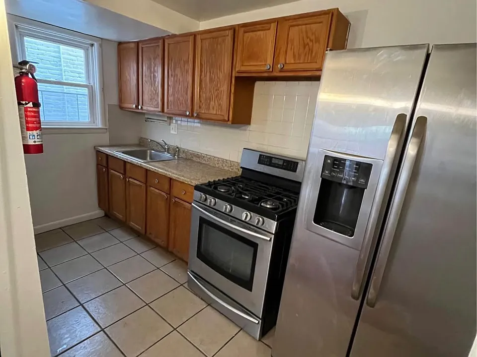 526 S 7th St #1