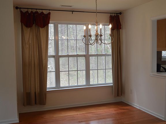 4th image of 9913 Layla Ave