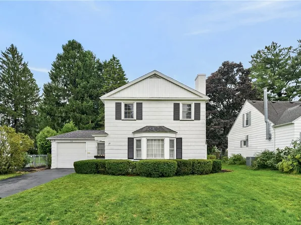 29 Brooklea Dr, Rochester, NY 14624