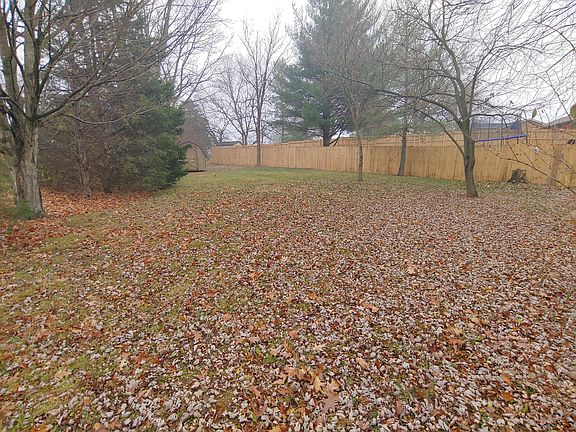 2nd image of 8427 Persimmon Grove Pike
