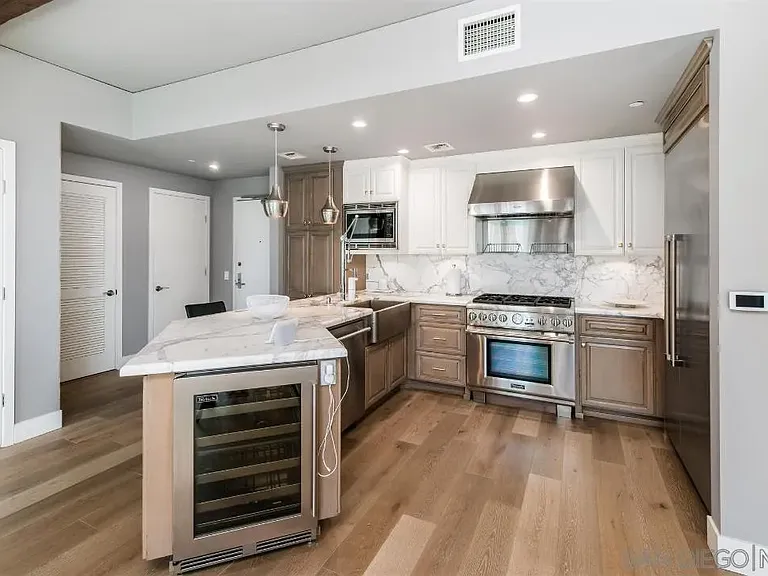 801 Ash St #1303 — Photo 3