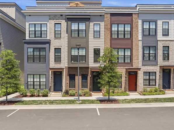 7356 Blade Dr, Falls Church, VA 22042