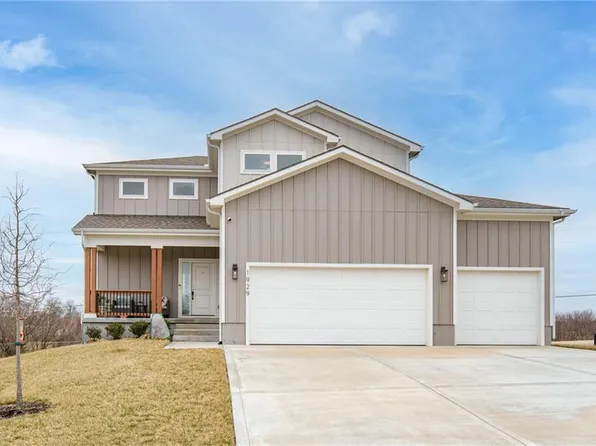 1929 SW Merryman Dr, Lees Summit, MO 64082