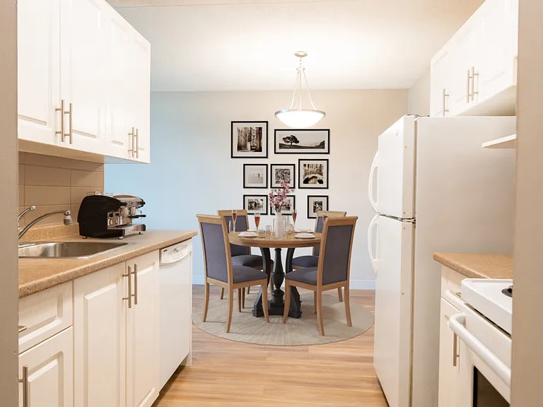 2295 Pembina Hwy — Photo 4