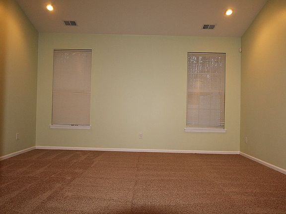 3rd image of 5 Tudor Way #2601