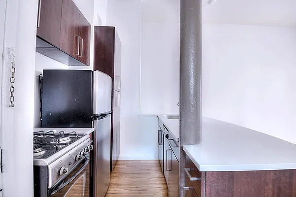 Rented by Urbane Brokerage | media 13